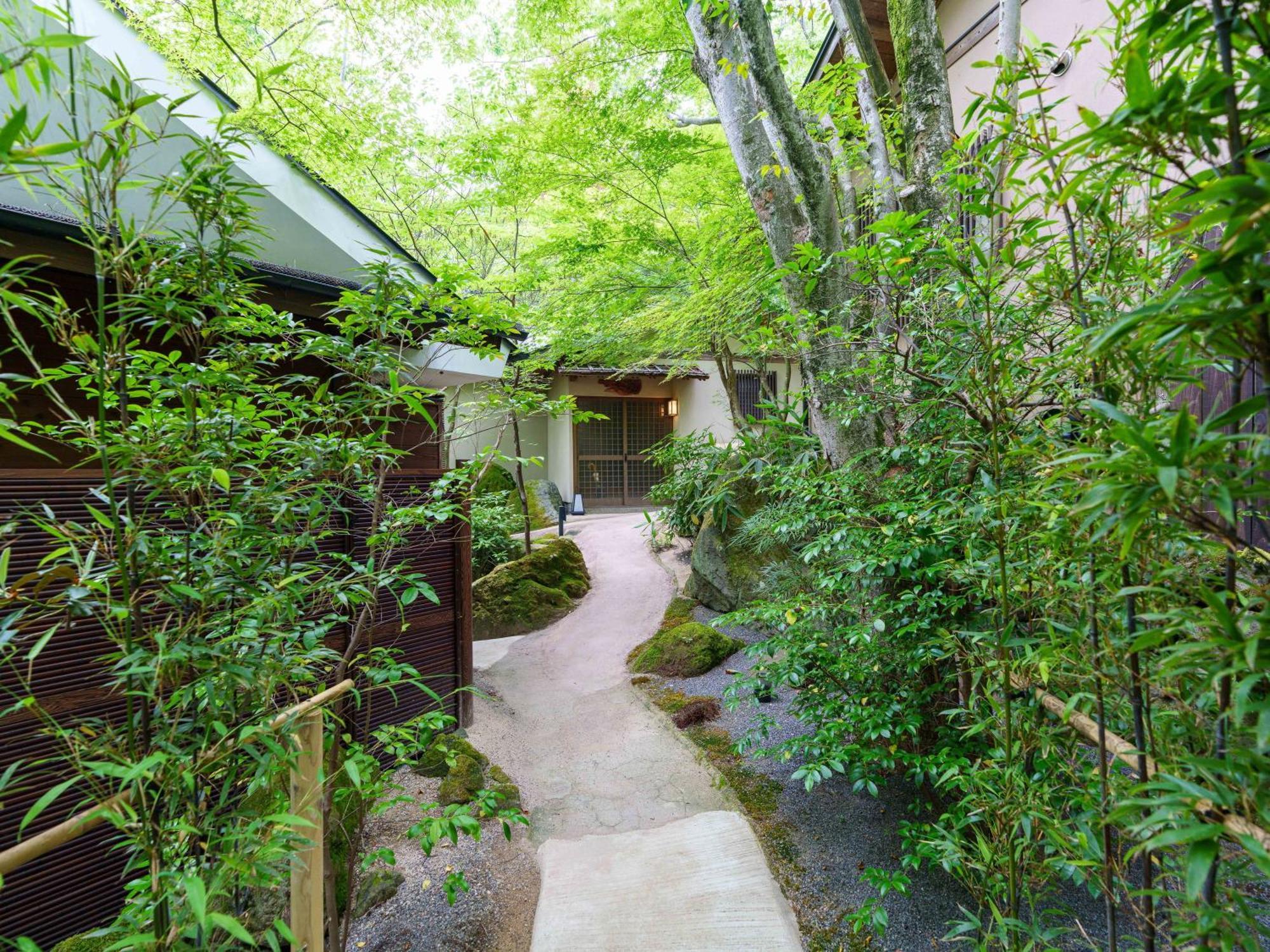 Yufuin Rakuyu Hotel Buitenkant foto